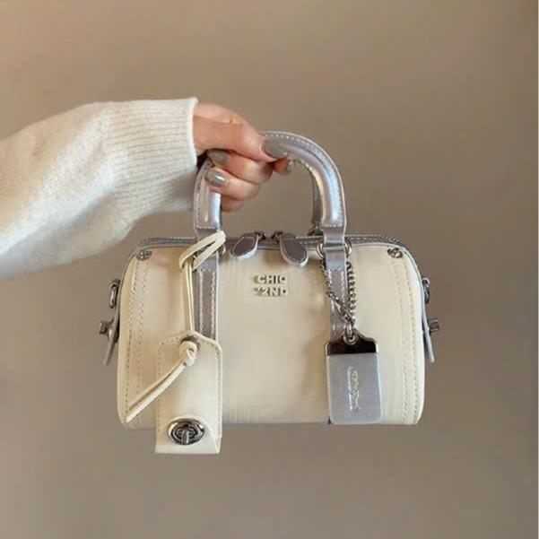 Túi xách Nữ Chio kèm Charm hot T586