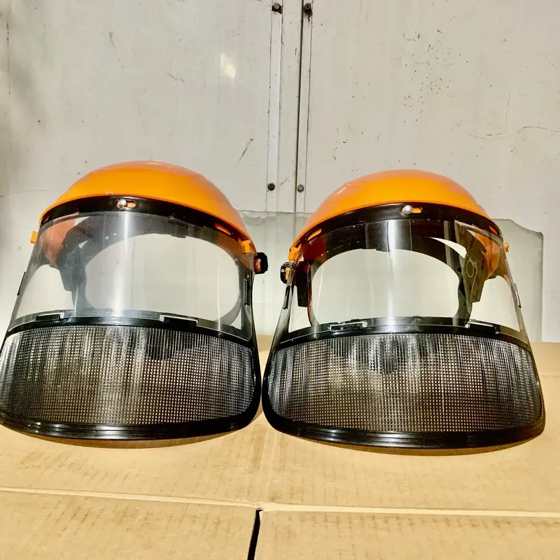 Mũ bảo hộ nửa đầu dùng đi cắt cỏ hoặc cắt mài , thiết kế kính meca ở trên và lưới ở dưới đồ  bảo  hộ 7