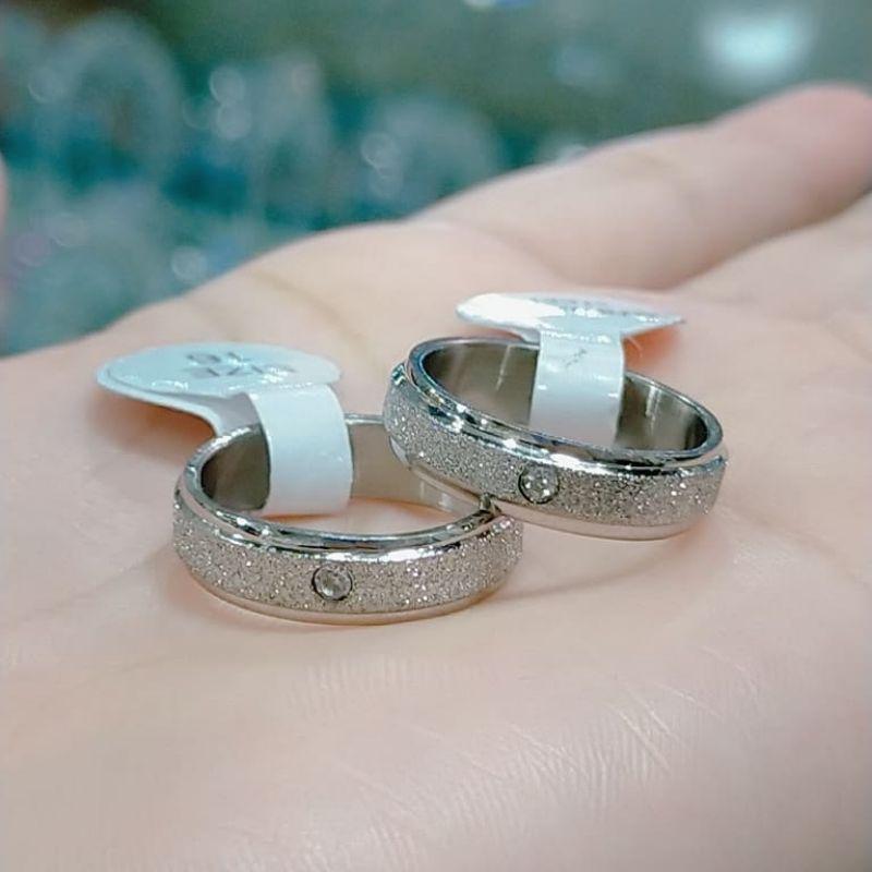 Product Introduction of Cincin couple titanium silver { HARGA SATUAN }  / Cincin Mmata Banyak Pilihan Cincin Stainless Steel Polos skena 3