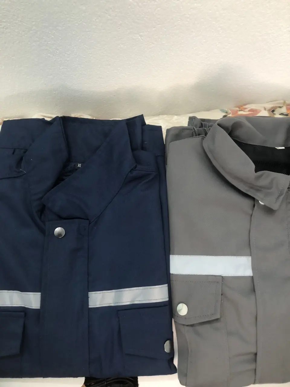 COMBO 1B PHỤ KIỆN +2 ÁO XANH GHI