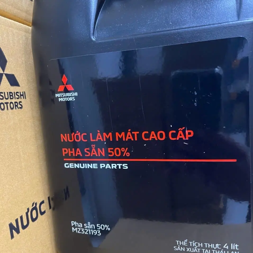 Nước làm mát cao cấp pha sẵn 50% chính hãng Mitsubishi(MZ321193)