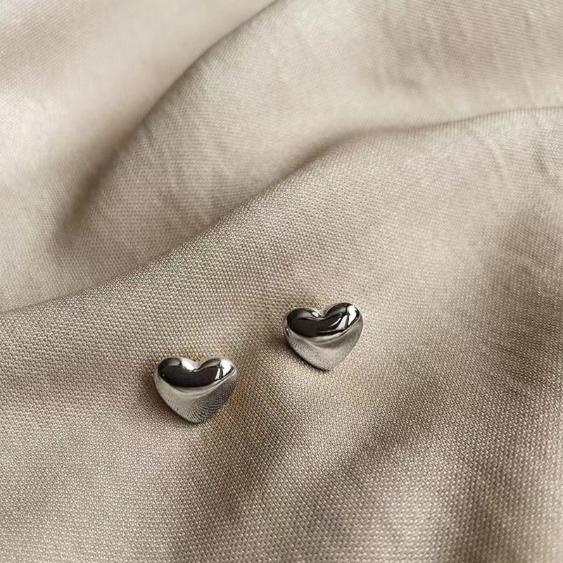 Product Introduction of Love peach heart earline women do not fade temperament long earrings earrings trendy face thin ear chain 1