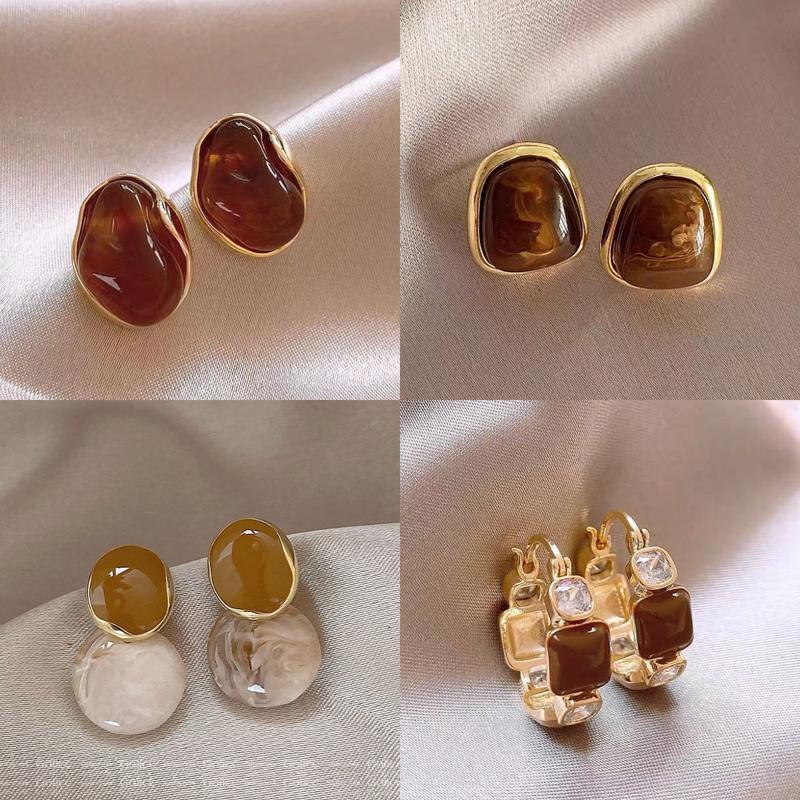 Product Introduction of Retro Maillard color earrings for women, commuter style, elegant and light luxury earrings 1