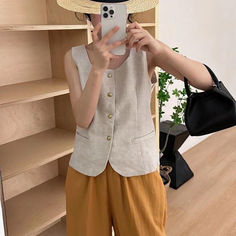 Product Introduction of [In Stock] Women Old Money Style High-gard Square Neck Gold Buttons Sleeveless Jacket Vests 3