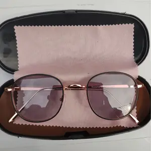 2261 FREE BOX DAN LAP PEMBERSIH Kacamata Photocromic Wanita Dan Pria bisa berubah warna di bawah sinar matahari (cod)