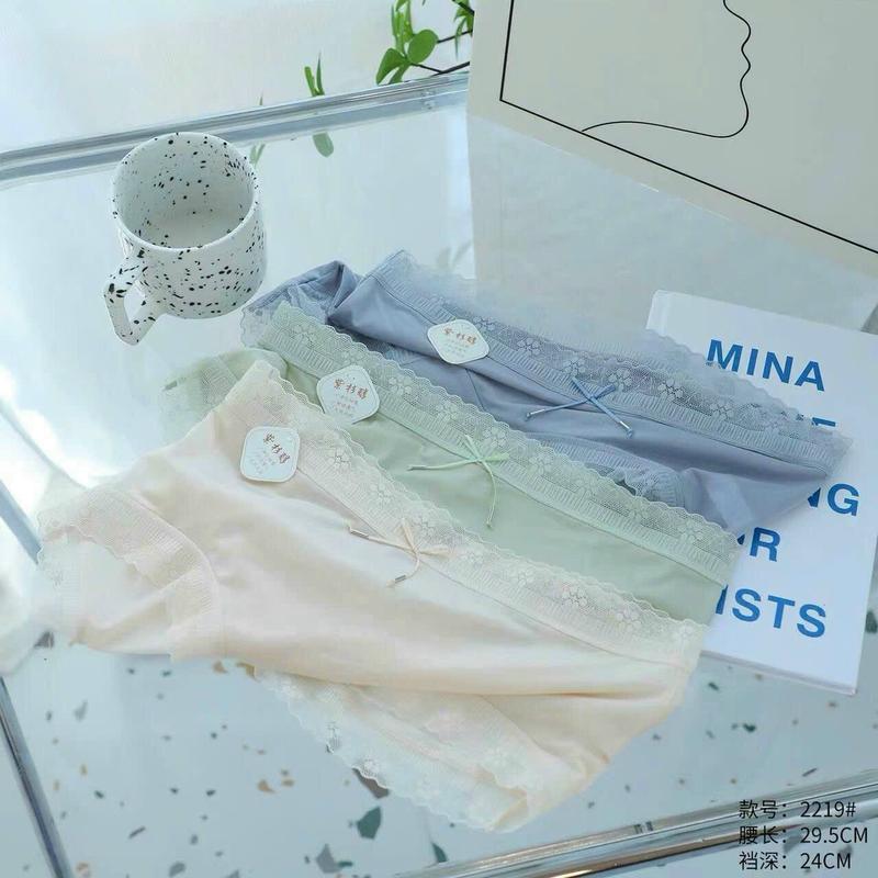 Product Introduction of Set 5quần chip nữ su lụa băng viền ren hoa nhí siêu mềm,siêu nhẹ fresezi 40-60kg Women 3