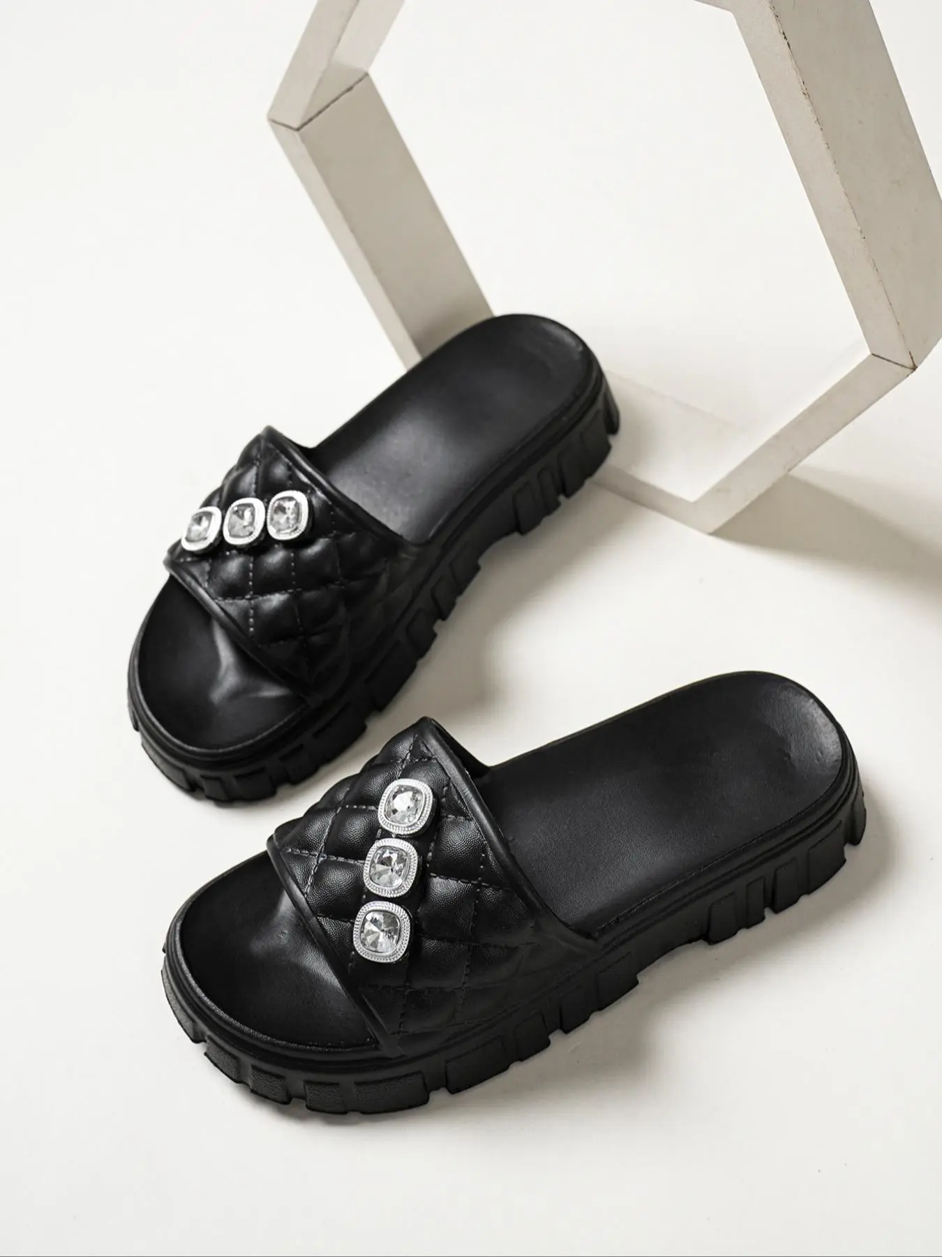 Women's Fashionable Quilted Design Slides, Casual Comfortable Non-slip Slippers for Beach, Female All-match Round Toe Slide Slippers for Daily Wear, Girl
