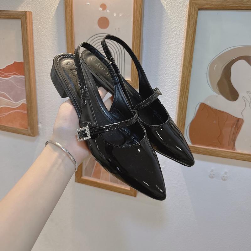 SỤC HẬU HỞ GÓT KHOÁ VUÔNG ĐÁ NHỎ(phom to, đế cao 3cm, mũi nhọn)