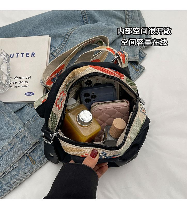 Product Introduction of Large Capacity Simple New Shoulder Small Cloth Bag Women's Messenger Bag Women's Bag Fashion All-Match Lightweight Oxford Cloth Shell Bag 6