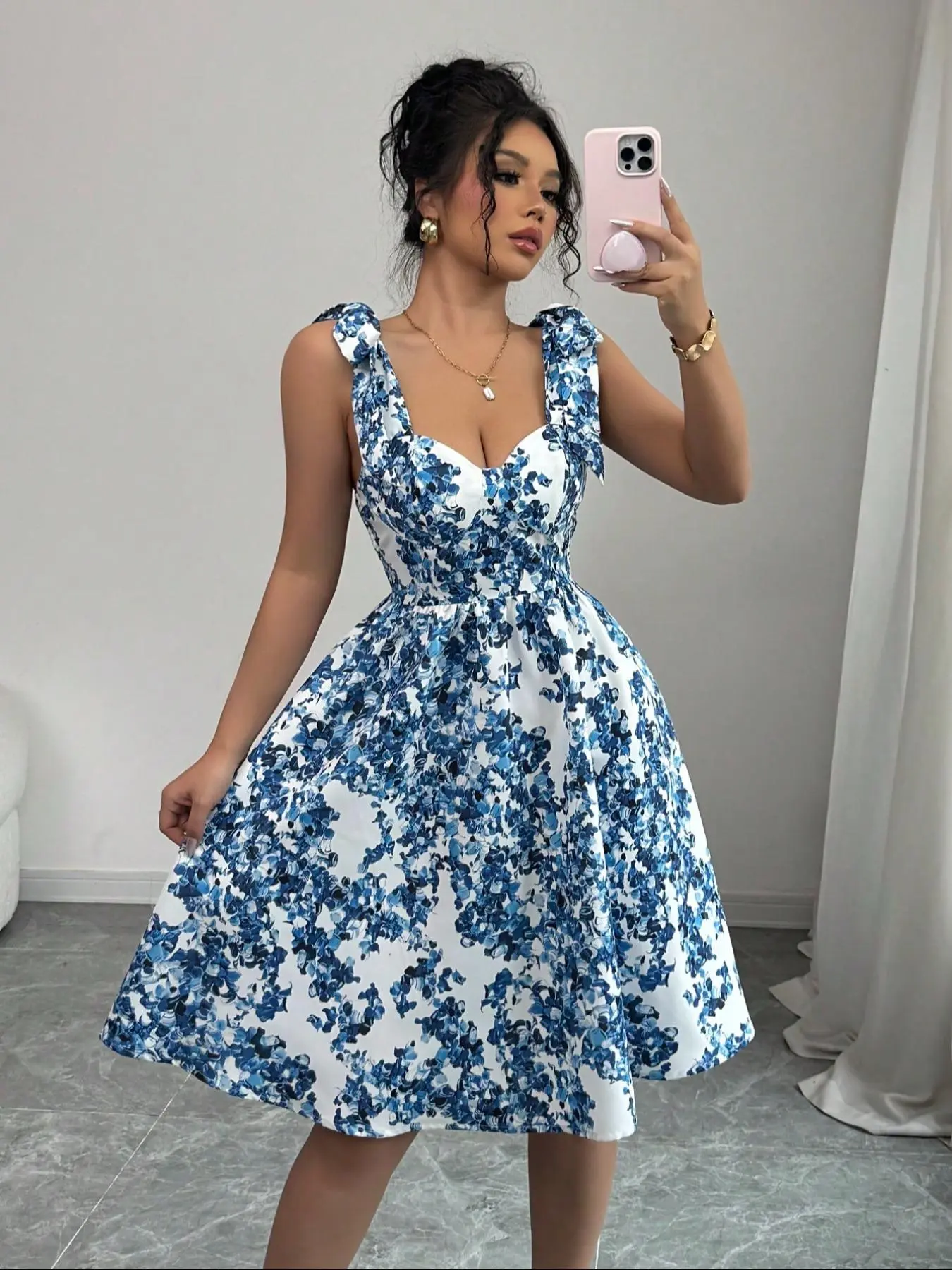 Women's All Over Print Tie Shoulder Cami Dress, Elegant Fashion Casual Sleeveless Short Dress for Daily Outdoor Wear, Ladies Dress for Summer