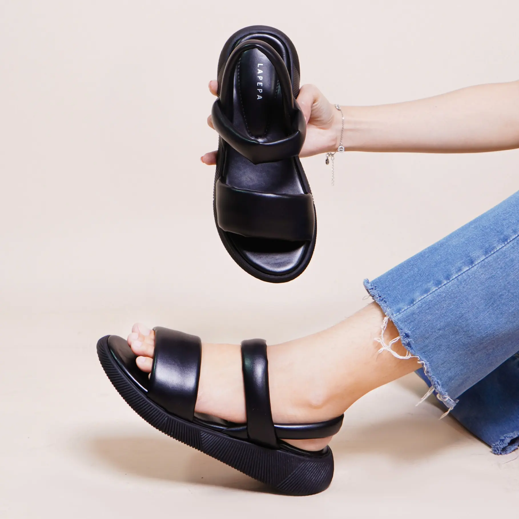 Lapepa Valerie Black Wedges | sandal platform wanita dua ban tali strap belakang kekinian warna hitam terbaru official mall yuk beli sendal lokal kualitas import korea Cewek