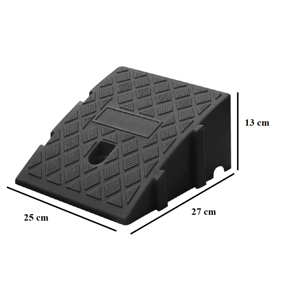 Dốc bục lên xuống xe máy, xe hơi hình tam giác bậc thềm chất liệu PVC bền bỉ chịu lực tốt, có thể ghép nối thông minh