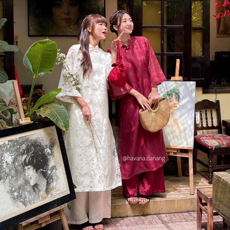Áo dài khảm vân BÁCH ĐIỀN voan tơ phối đính nơ cúc ngọc trai kèm quần dài phi bóng HAVANA AD110