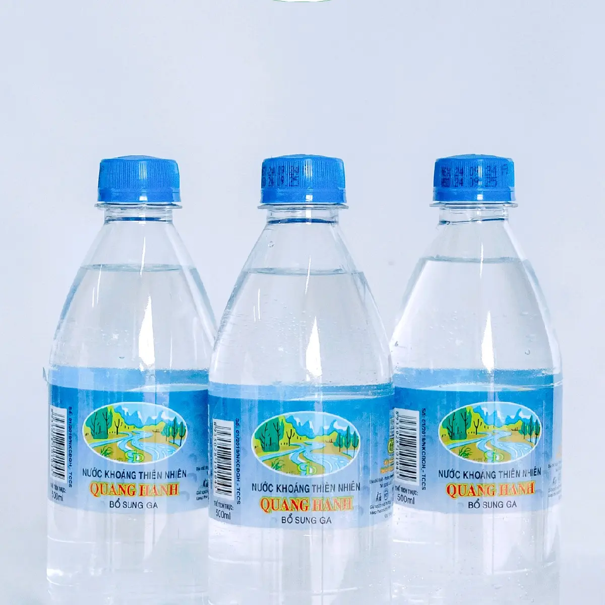nước khoáng mặn Quang hanh   2024 chai nước  đóng nuoc khoang soju  hoaqua chai  sting sting  vang