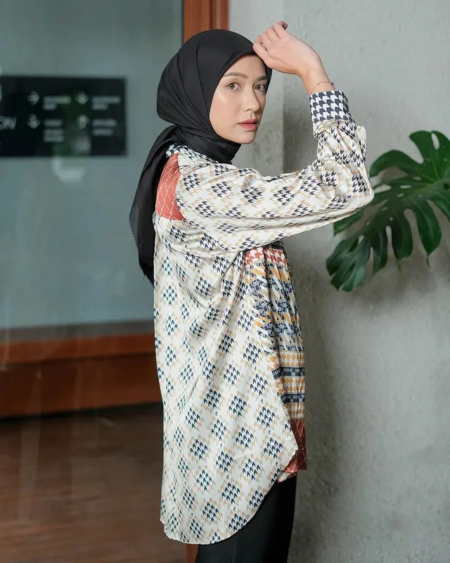 ONEBRANDHIJAB - Baju atasan kemeja wanita muslim keren tangan panjang dewasa bahan silk 3