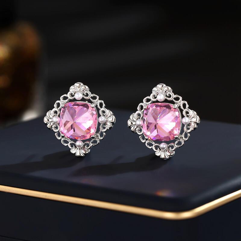 Product Introduction of Silver  high-end with French pattern hollow out for women, niche daily minimalist temperament earrings 9