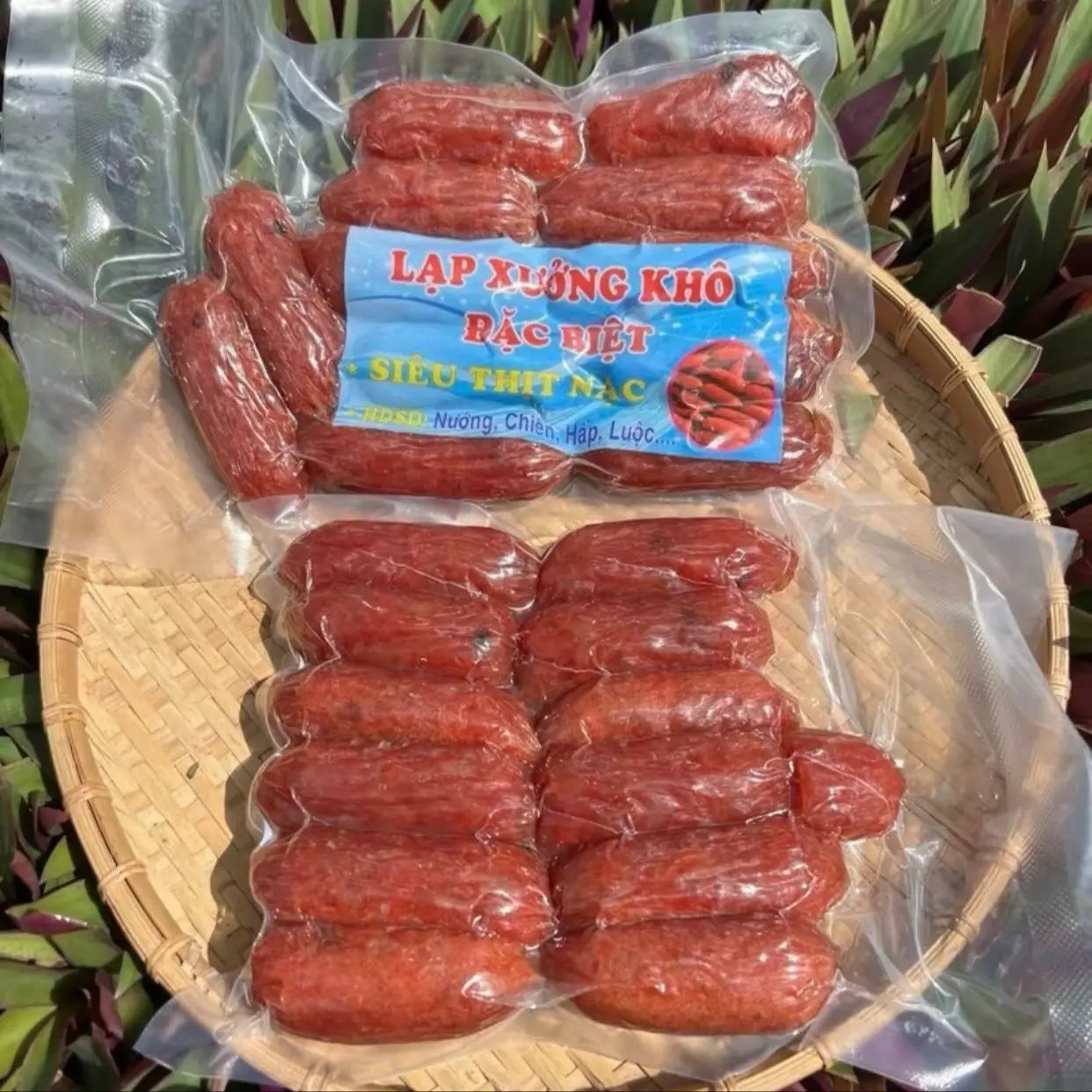 1KG Lạp Xưởng Heo Khô 70% Nạc, Vị Giòn Béo-Ít Ngọt-Mai Quế Lộ, Đóng Gói Hút Chân Không, 1KG Bao Gồm 2 Túi