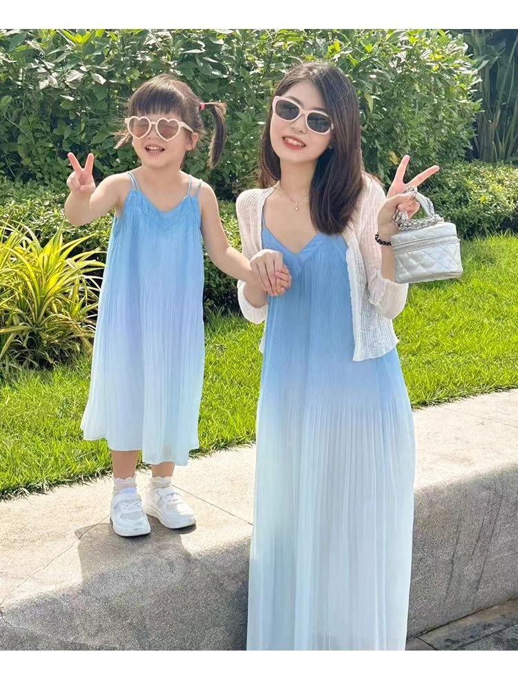 Product Introduction of Váy quần áo gia đình, Mẹ và con gái, Ba người, Phong cách phương Tây, Thích hợp cho kỳ nghỉ và bãi biển, Cỡ Trung Bình và lớn, cho cha mẹ-con, Bộ ba, Mùa hè, Hàng mới về năm 2024, Chủ đề gia đình 10