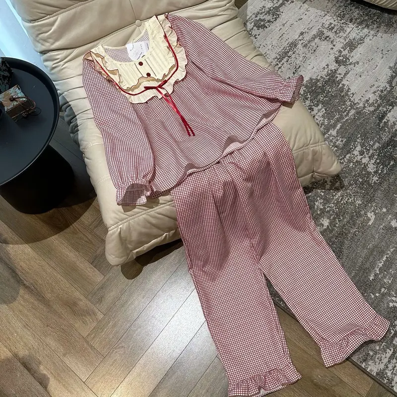 Bộ bánh bèo kẻ caro đỏ cute 5