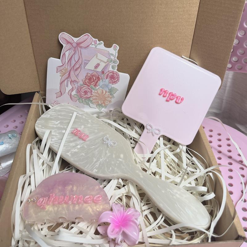 [HỘP QUÀ+ THIỆP] Set quà tặng sinh nhật ý nghĩa cho nữ gương, lược, kẹp khắc tên theo yêu cầu Anna