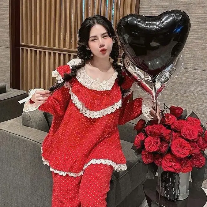 Bộ ngủ Pijama màu đỏ chấm bi cổ tròn phối ren bèo sang chảnh, áo dài quần dài Đồ ngủ Hương Thảo