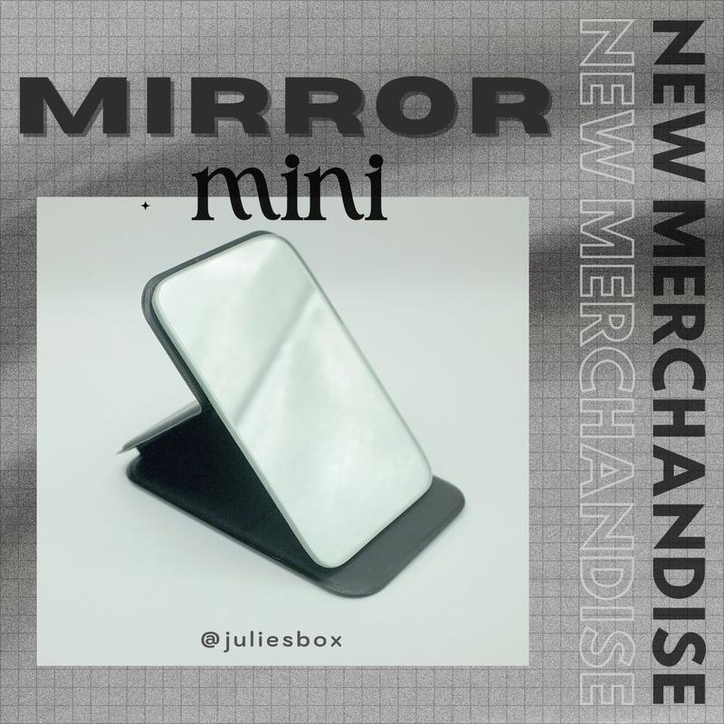 Gương Gập Mini Màu Đen Có Bảo Vệ Có Thể Đứng Kiểu Dáng Đơn Giản Julies Box