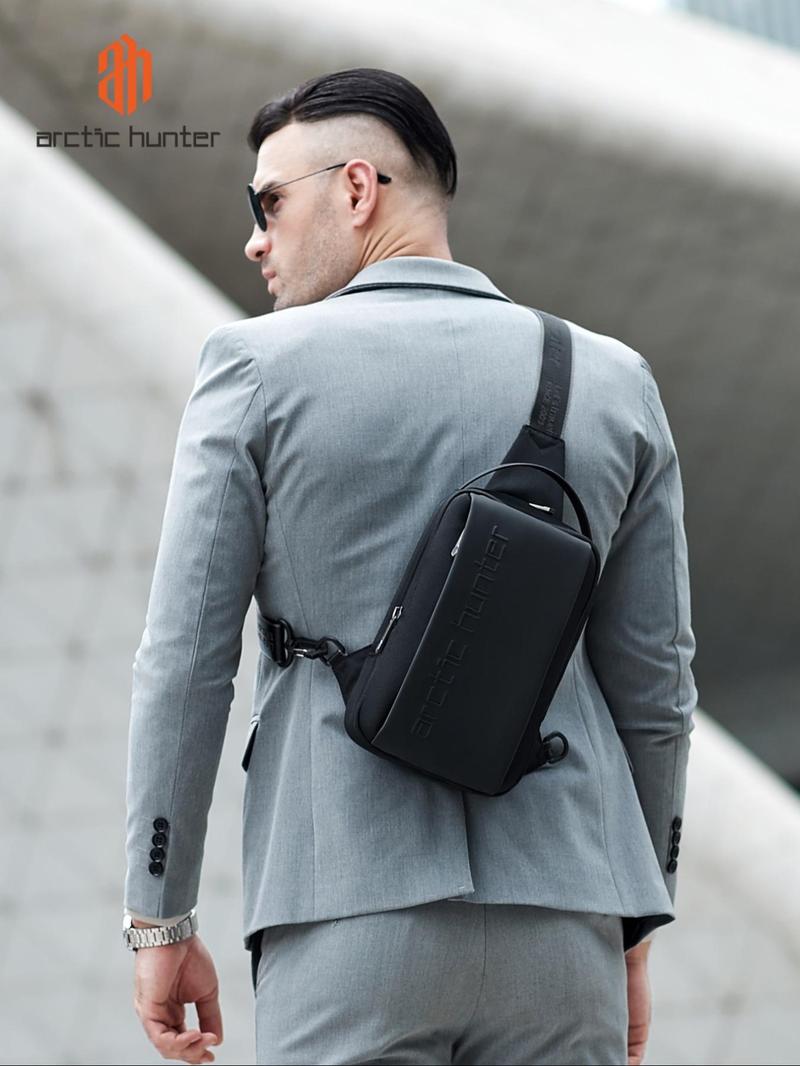 Product Introduction of Men's Letter Pattern Crossbody Bag, Casual Versatile Sling Bag for Men and Women, Fashionable Chest Bag for Daily Use 7