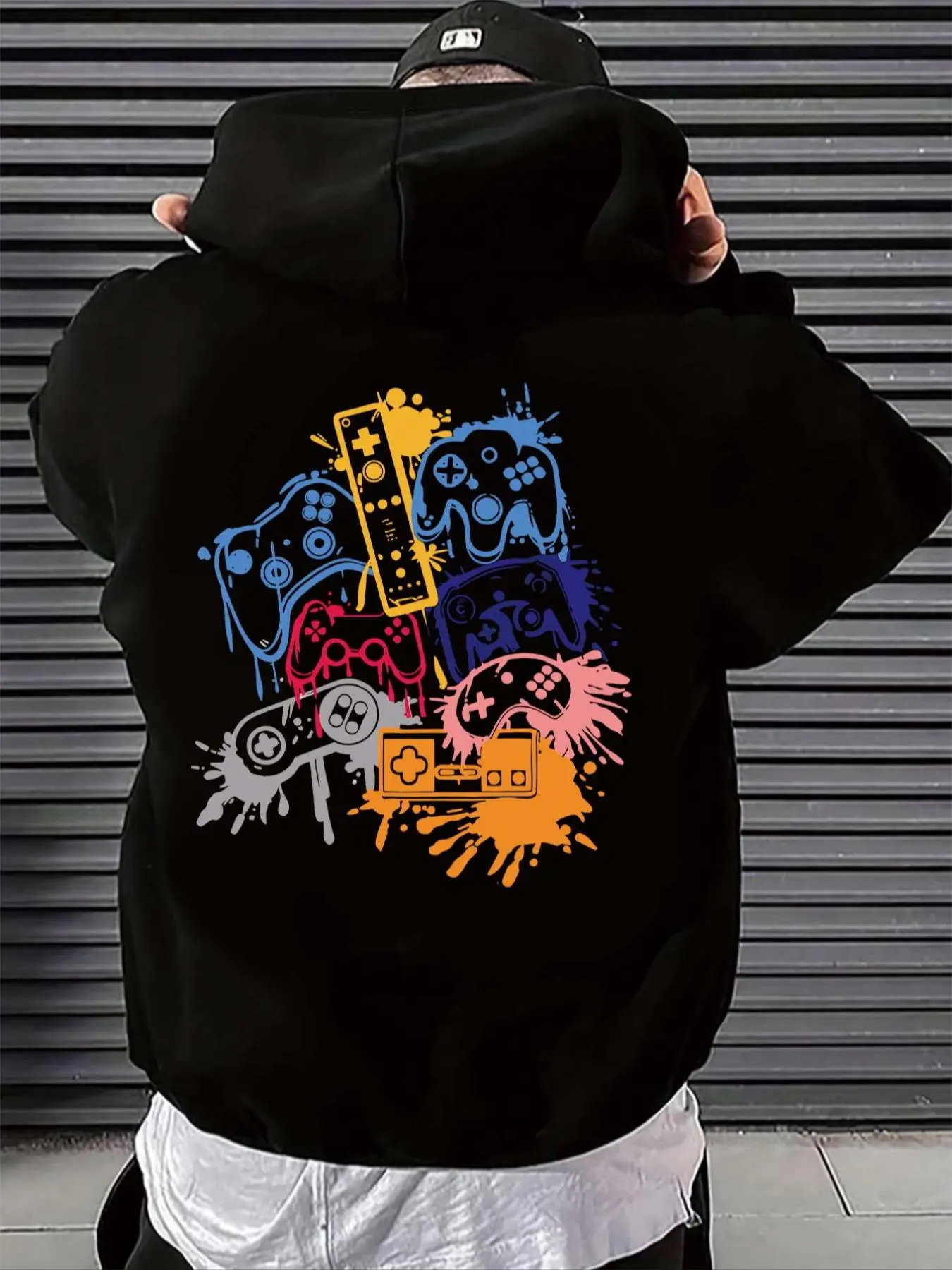 Men's Cartoon Game Console Print Drop Shoulder Hoodie, Fashion Casual Regular Fit Drawstring Pocket Hooded Sweatshirt for Daily Holiday Outdoor Wear, Men Clothes for Fall & Winter