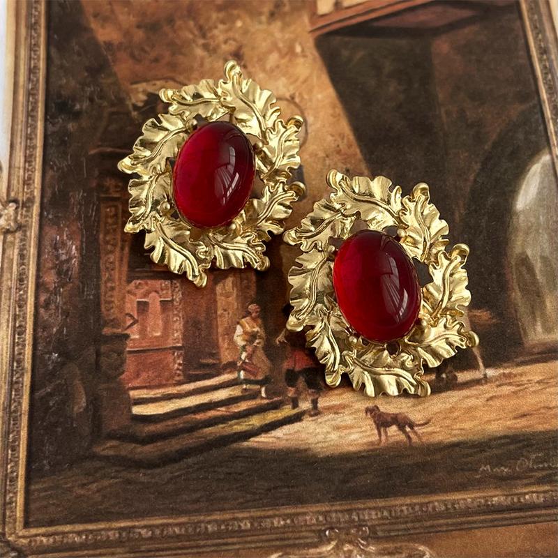 Product Introduction of Vintage Light Antique Style Exaggerated Heavy Industry Earrings French Court Vintage Wine Red Earrings High-Grade Ear Rings 6