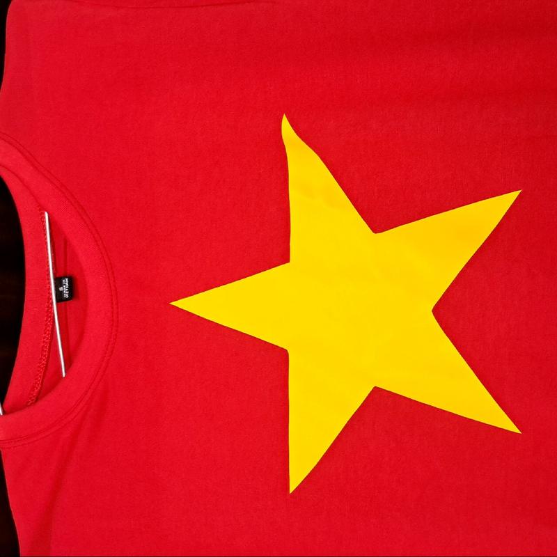 áo thun cờ đỏ sao vàng( hàng cc bán shop)