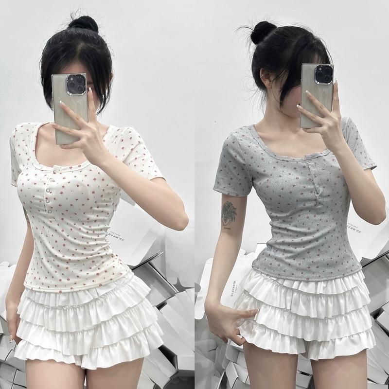 Áo Thun Nữ Cổ Vuông Cúc Bấm Tay Ngắn Hoa Nhí - Áo Nữ Ôm Dáng Women