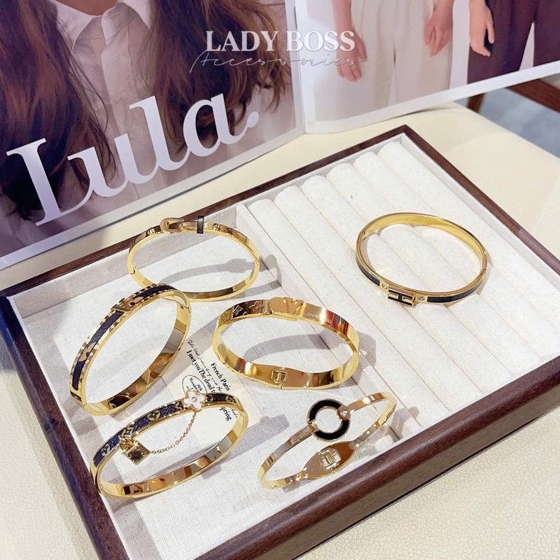  Trang Sức Vòng Tay Titan Cho Nữ Bền Màu Vàng Dáng oval size 58-61mm Phụ Kiện Vòng Đeo Tay Lắc Tay Titan Phối Da Chất Liệu Không Đen Gỉ Lady Boss Accessories 