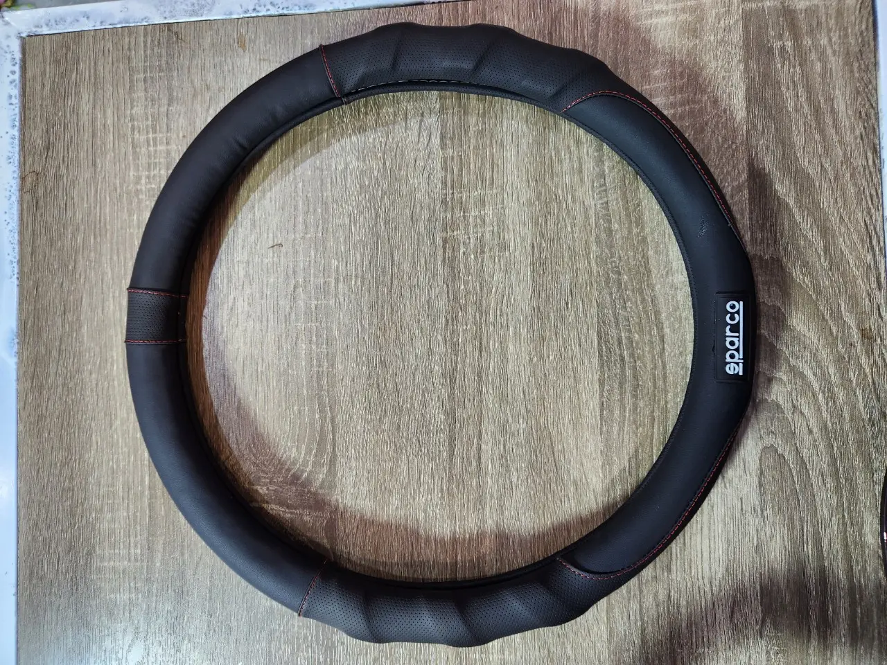 Bọc vô lăng thể thap 38 cm da PU phù hợp cho các xe từ 4-9 chỗ
