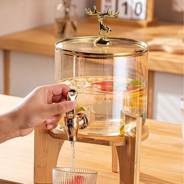 Bình nước bằng thuỷ tinh cao cấp hoạ tiết hoạt hình dễ thương, có nắp đậy, có vòi kèm kệ gỗ 2