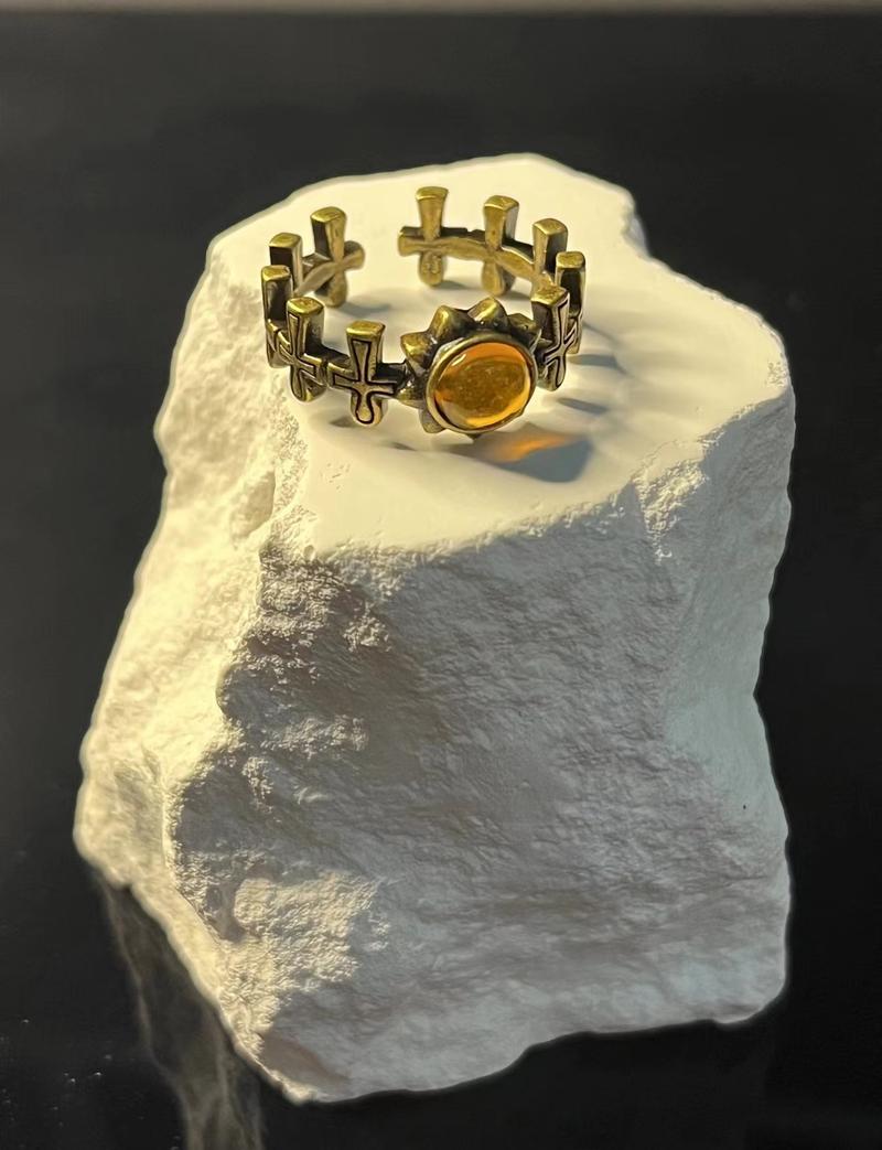 Product Introduction of New Retro Black Gold Amber Dragon Ring Gilding Cross Apollo National Fashion Couple Couple Rings Embossed Men's Distressed 2