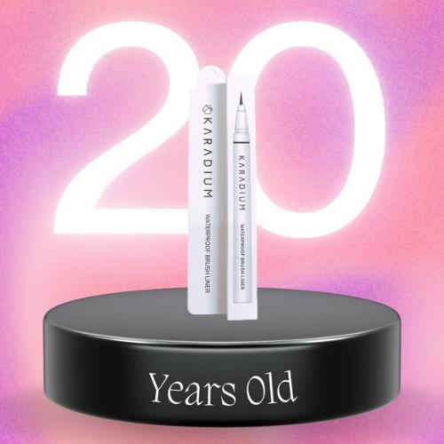 Bút Dạ Kẻ Mắt Nước Karadium Waterproof Brush Liner - Black (Đen) - 0.55g