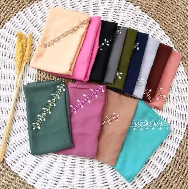 Hijab Segi Empat Payet / Jilbab Payet Segi Empat / Bella Square Payet Mutiara / Kerudung Segi Empat Payet / Jilbab Payet Bella Square 1