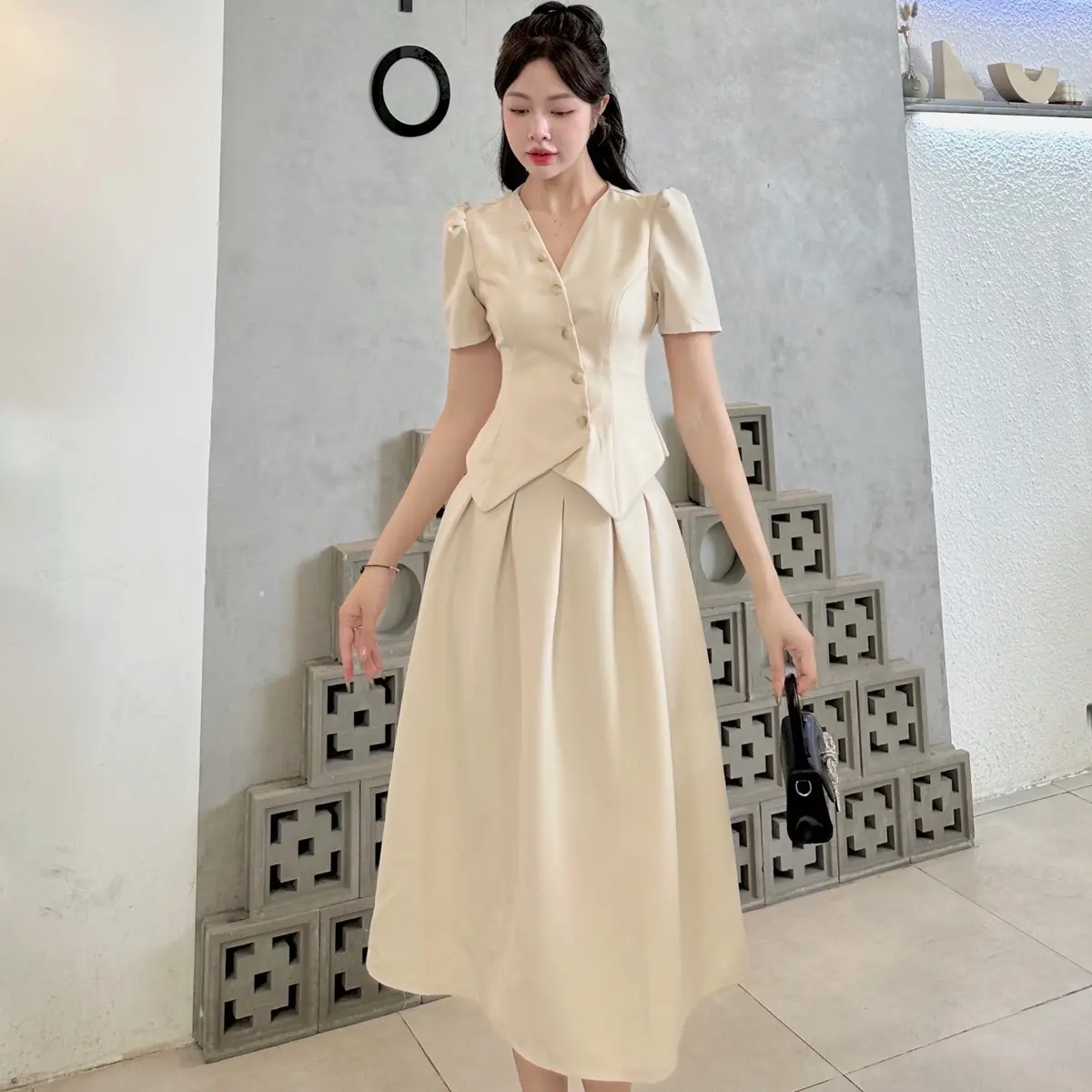 (SS245) SET ÁO CỔ V (2lớp)ĐÍNH NÚT KÈM CHÂN VÁY MIDI XẾP LY chất cotton lì phù hợp đi làm đi chơi đi tiệc Nữ Women Top Kem Nhung Jacket