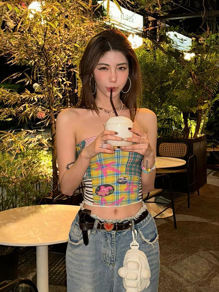 Product Introduction of [2471 Favorites] Hot Girl Plaid Print Strapless Vest Women's Fashion 2024 Summer New Pure Desire Style Inner Tight Sweet Spicy Top 8