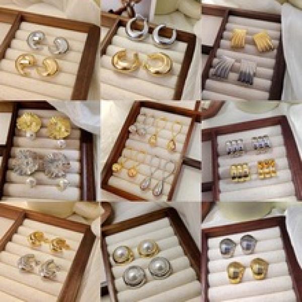 Product Introduction of Gold Teardrop Earrings - Unique Niche Design, European and American High-End Earrings, Stylish and Distinctive Ear Jewelry for Women 3