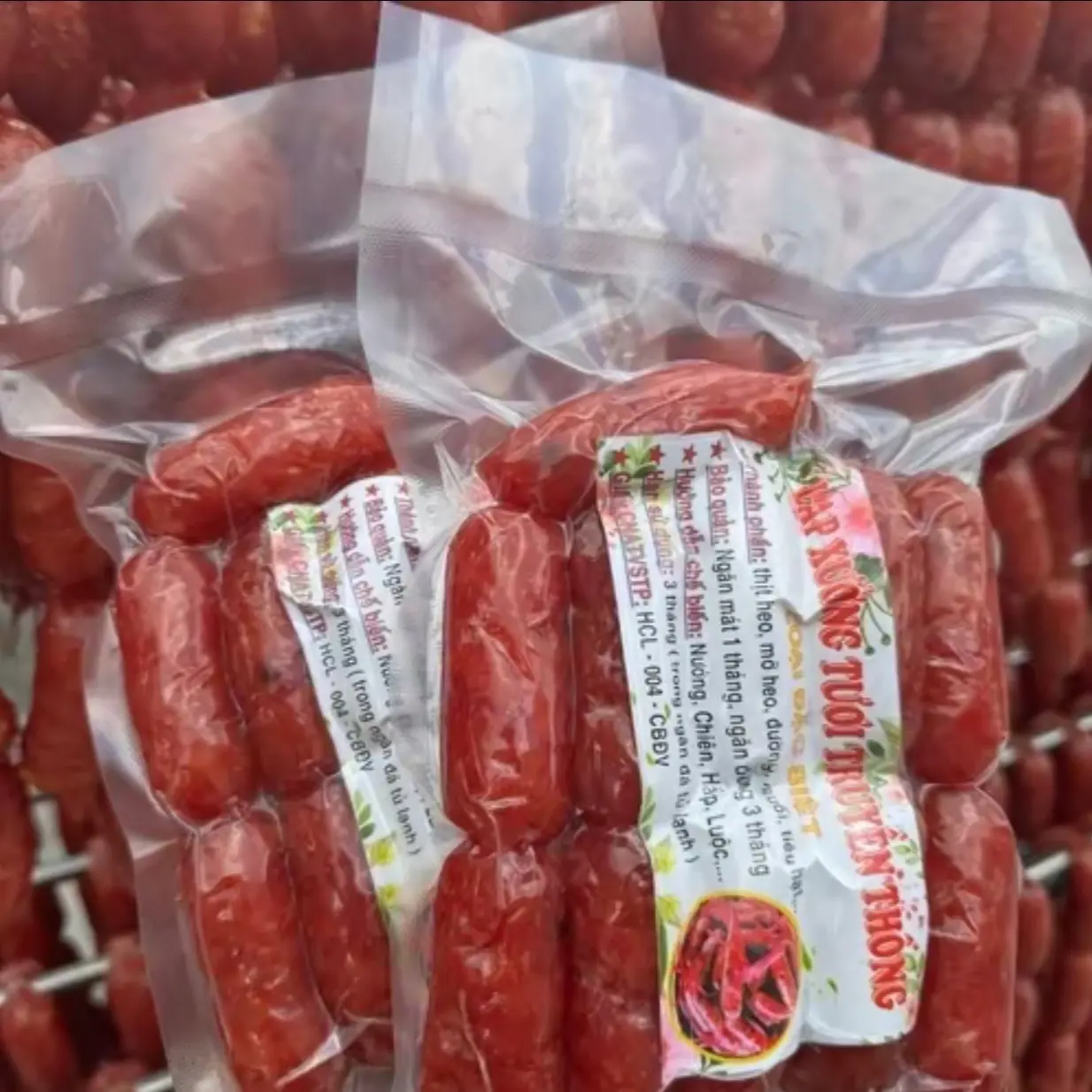 1KG Lạp Xưởng Tươi Truyền Thống Sấy Khô Dẻo 80% Nạc, Vị Mặn Ngọt, Đặc Sản Cai Lậy Tiền Giang Miền Tây, Đóng Gói Hút Chân Không, 1KG Bao Gồm 2 Túi