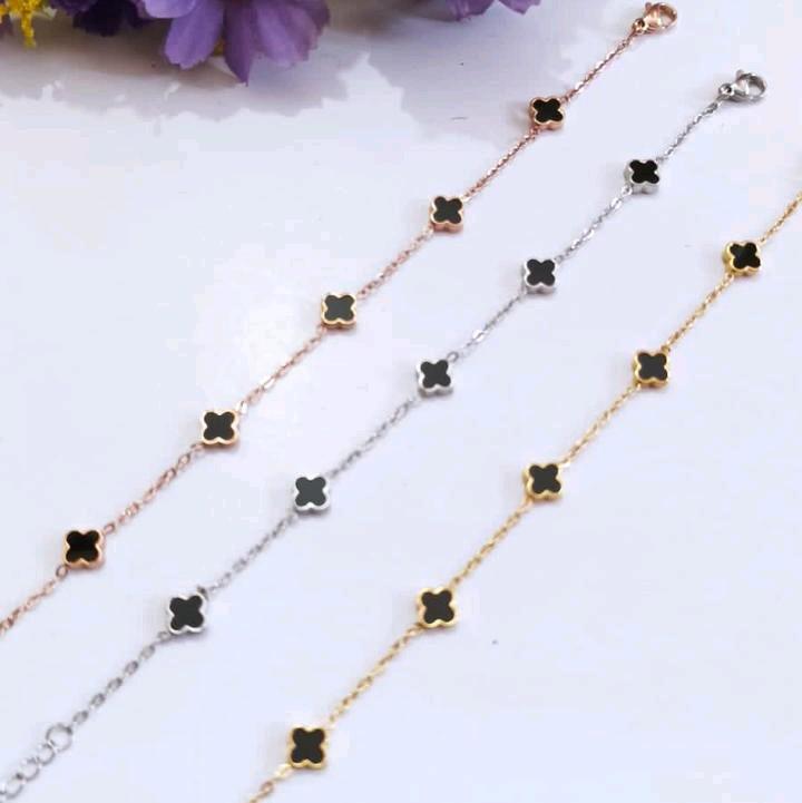 kalung gelang titanium wanita black berry diamond adjustable Anggun 1
