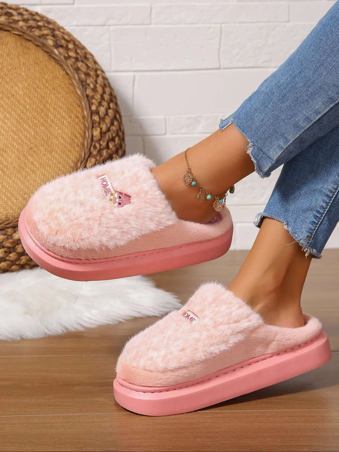Women's Letter Embroidering Plush Slippers, Casual Soft Comfortable Home Slippers, Warm Slippers for Indoor & Outdoor Use for Women & Girls