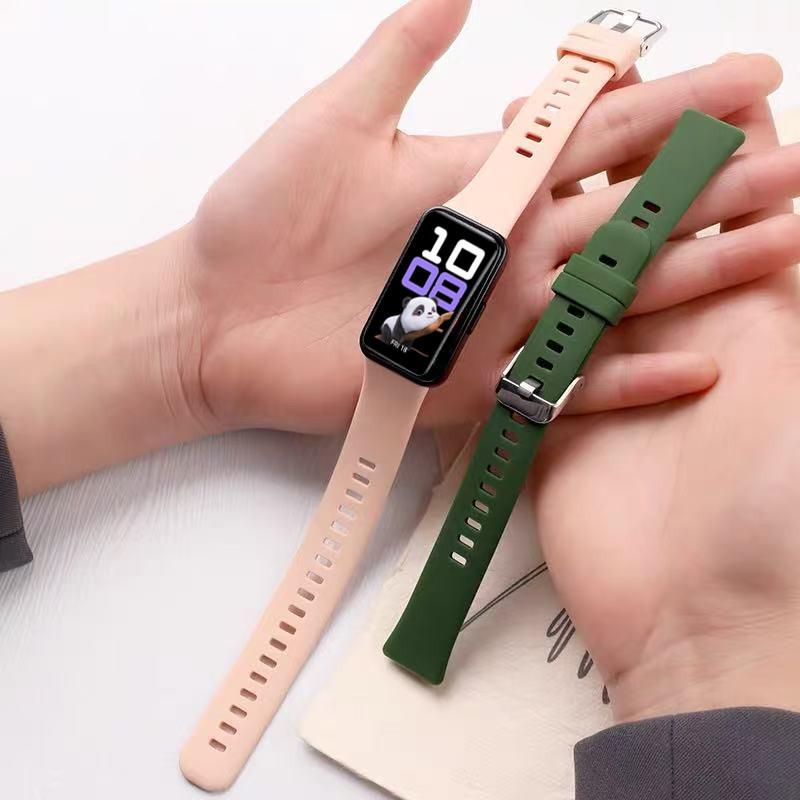 Tali Jam Tangan Metal Buckle Soft Silicone Strap for Huawei Band 10 / Huawei Band 9 / Huawei Band 8 Replacement Wristband Adjustable Bracelet Belt Sport Rubber Band Accessories for Smartwatch Huawei Band 9 8 10 NFC