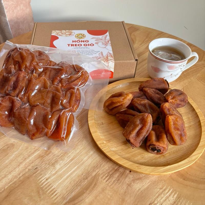 (Size 29-32 quả) Hồng Treo Gió 25 Ngày - FunkyFarm - Dẻo Ngọt Tự Nhiên - Ăn Vặt Thức Ăn - Snack Food - Mứt Hồng Sấy Dẻo