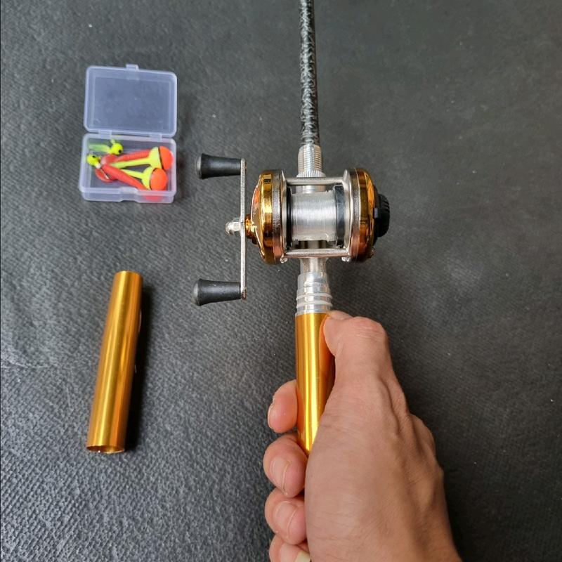 Bộ Cần bút fighing rod pen may ngang mini 1m mẫu mới nhất 2023 Tặng Kèm 2 lưỡi Câu - 2 Phao Câu - 2 Mồi Giả Câu - 1 Cuộn Cước 25 Mét  Chất Liệu Cao Cấp An Toàn  Nhỏ Gọn Dễ Dàng Mang Theo Bắt Cá Đi Câu Fishing Câu Cá