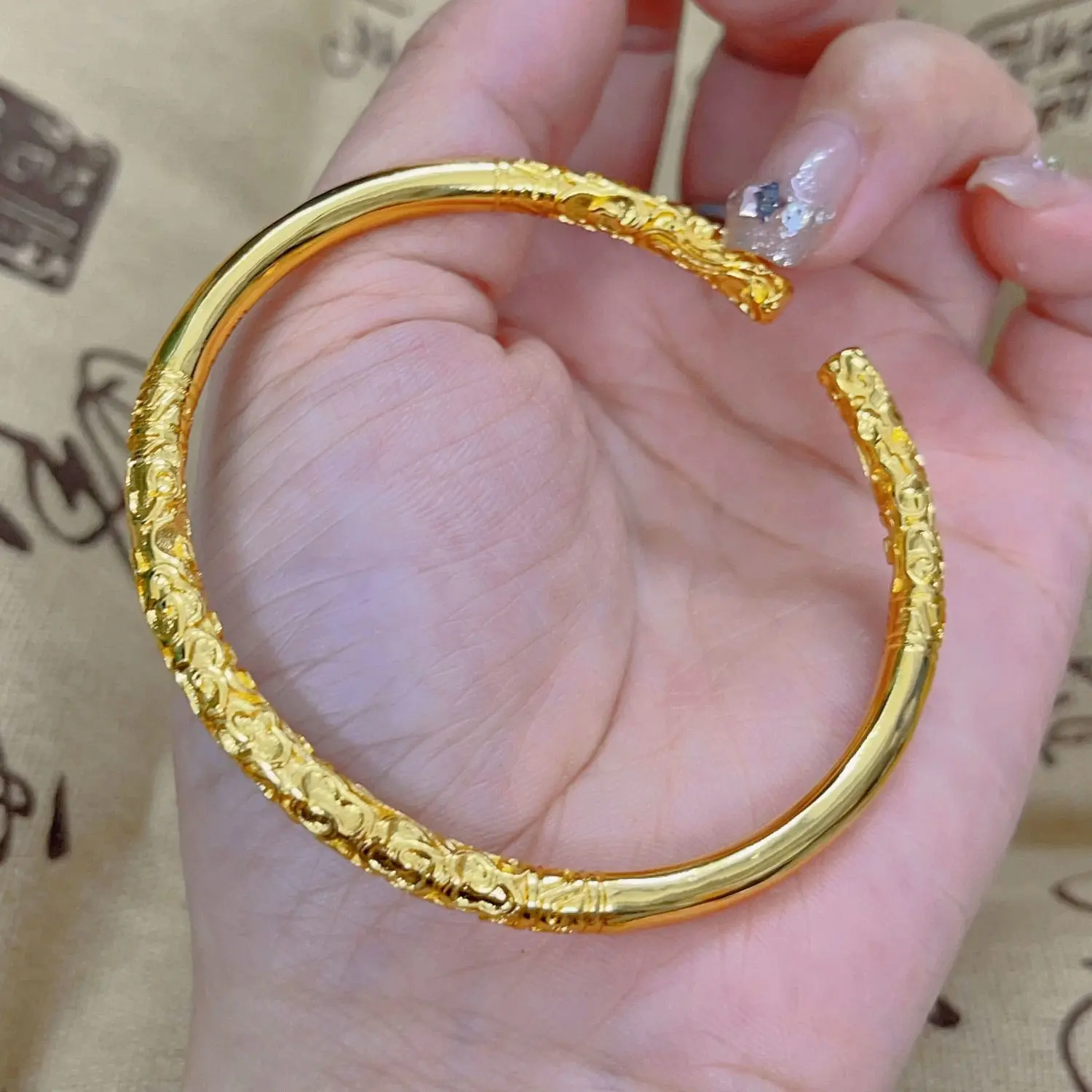 สร้อยข้อมือ Xiangyun, มรดกโบราณ, ห่วงทอง, ดีไซน์เปิด, ประณีตและกลั่น, สไตล์สง่างาม, ทันสมัย, อเนกประสงค์, เหมาะสำหรับเป็นของขวัญสำหรับแฟน, สำหรับผู้หญิง