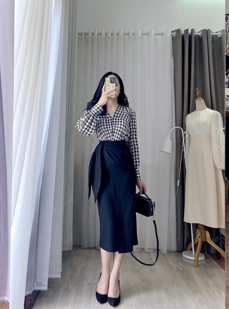 Product Introduction of Áo sơmi hoạ tiết nanh sói - houndstooth Top Nữ 3