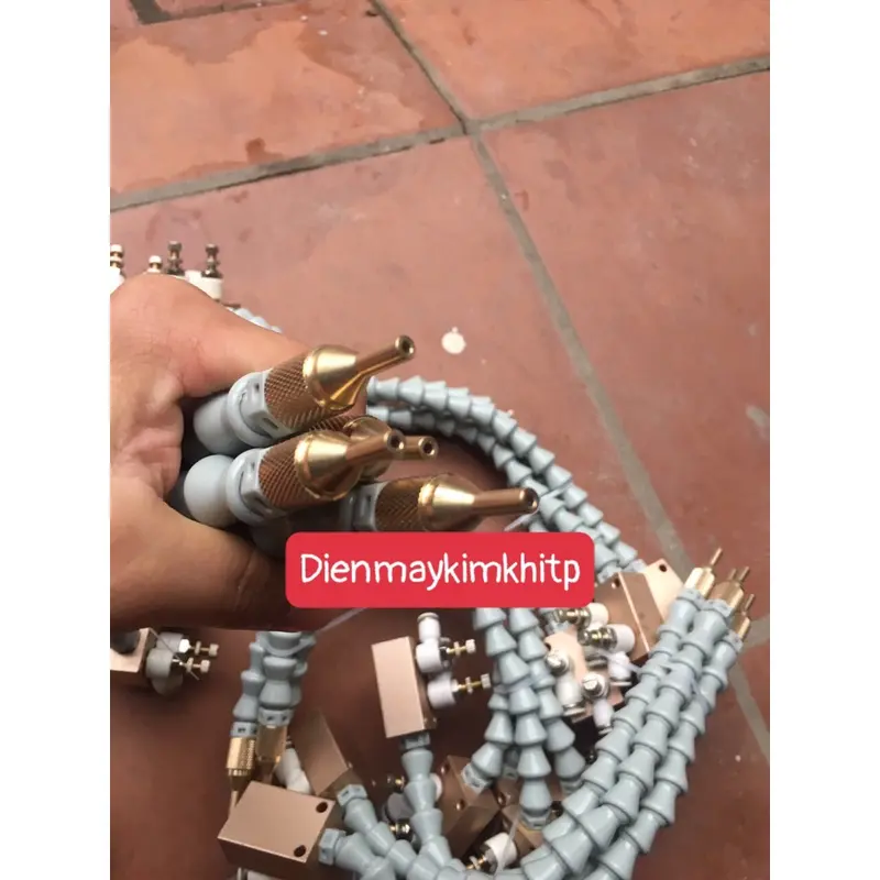 vòi phun dầu làm mát máy CNC, vòi tưới nguội 3