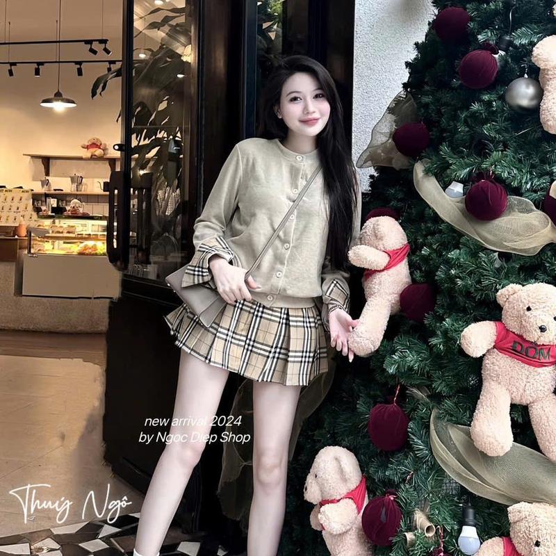 Set Áo Cardigan Phối Tay Kẻ và Chân Váy Kẻ Xếp Ly Siêu Xinh setvayda Nữ Women